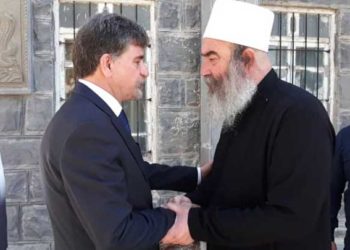 ضابط يحاول الإساءة للرئيس الروحي “للطائفة الدرزية” خلال اتصال للكشف عن مصير معتقل