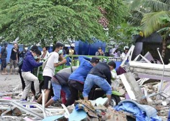 مقتل أكثر من 30 شخصاً إثر زلزال في إندونيسيا