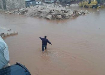 تضرر العديد من المخيمات إثر عاصفة مطرية في الشمال السوري (صور)