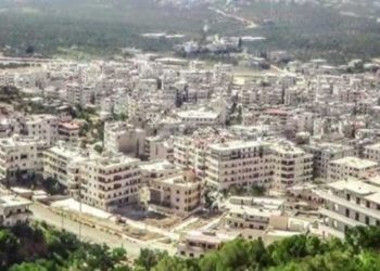 جمعية تركية توزع ملابس على مئات المدنيين في إدلب