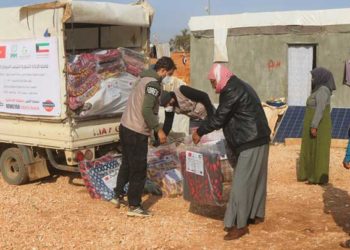 هيئة الإغاثة التركية توزّع مساعدات على المحتاجين في منطقة إدلب