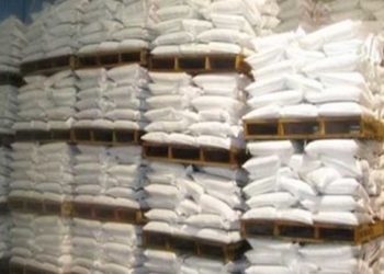 مديرة صالة تابعة لمؤسسة التجارة تخزن 6 أطنان من السكر في منزلها