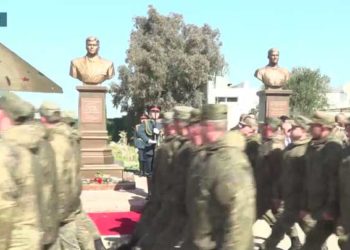 روسيا تدشن نصباً تذكارياً لطيار قتل في سوريا عام 2015