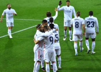 محطات وقود تواصل بيع المحروقات على الرغم من قرارات حكومية بإغلاقها في ريف دمشق