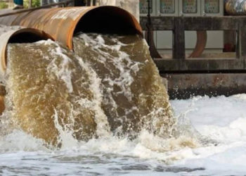 محطات وقود تواصل بيع المحروقات على الرغم من قرارات حكومية بإغلاقها في ريف دمشق