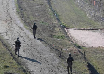 تركيا تقبض على 5 روس وليبي حاولوا التسلل من سوريا إلى إقليم “هاتاي”