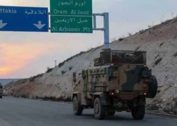 القوات التركية تفجر لغماً أرضياً على طريق M4