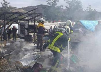 حريق يلتهم عدة خيام في ريف إدلب الشمالي