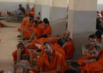 التحالف الدولي ينقل عناصر من “تنظيم الدولة” إلى جنوب الحسكة