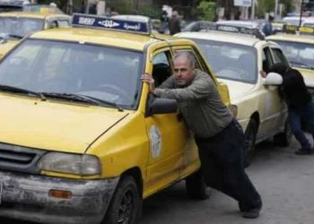 حكومة النظام تعلن تخفيض كميات البنزين المدعوم عبر “البطاقة الذكية”