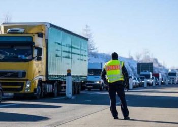 ألمانيا ترفض السماح للآلاف بالدخول إليها من النمسا والتشيك