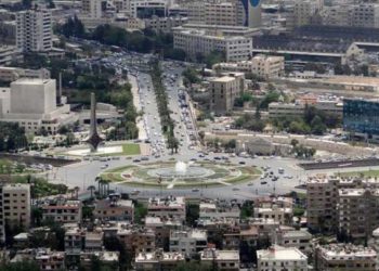 محامي يحذر السوريين من “دعوات مشبوهة” لبيع أملاكهم