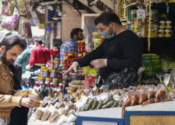 أسواق دمشق وريفها تواجه ارتفاع الدولار برفع الأسعار والتعامل المباشر بالعملات الأجنبية