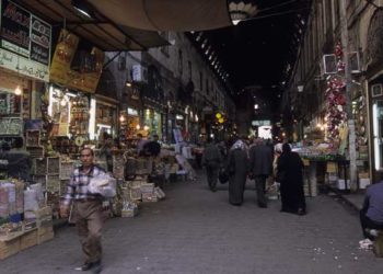 بتهمة التعامل بغير الليرة.. اعتقالات تطال تجار في دمشق