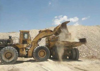 ميليشيا “حزب الله” اللبناني تستخرج الفوسفات من سوريا وتنقله إلى لبنان