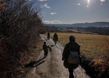 مئات الأطفال يواجهون العنف والاستغلال في مخيمات اللاجئين في دول البلقان