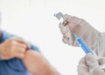 تشمل اللاجئين.. لبنان يبدأ حملة تلقيح ضد فيروس كورونا