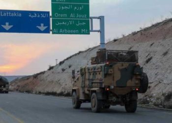 وسط انتشار مكثف.. القوات التركية تغلق بلدة غرب إدلب