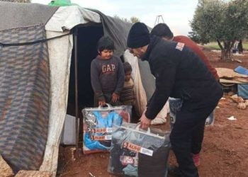 مساعدات إنسانية للأيتام في إدلب وتركيا