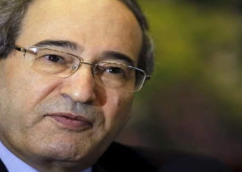 المقداد يدعو بيدرسون إلى “الحياد” وعدم تحديد إطار زمني للجنة الدستورية