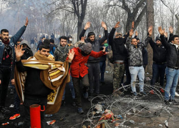 الأمم المتحدة تدعو الاتحاد الأوروبي لـ”وقف العنف” ضد اللاجئين