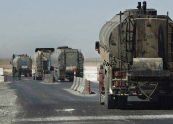 بوساطة روسية.. القاطرجي يستأنف نقل النفط من مناطق قسد لمناطق سيطرة النظام