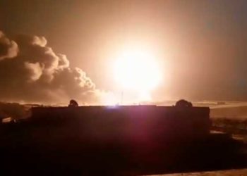 انفجارات وحرائق ضخمة جراء قصف على منطقتين بريف حلب الشرقي “فيديو”