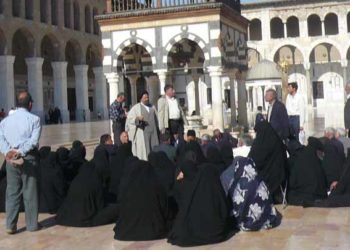 تزامناً مع وصول “حجاج” عراقيين قوات النظام تضاعف إجراءاتها الأمنية في ريف دمشق الجنوبي