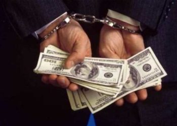 خادمتان تسرقان مئة ألف دولار من منزل كانتا تعملان فيه بريف اللاذقية