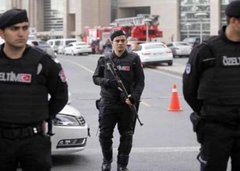 سياسيون لبنانيون يحذرون من مواجهة عقوبات “قيصر”