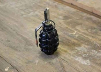 إصابة شخصين بانفجار قنبلة يدوية غرب دير الزور