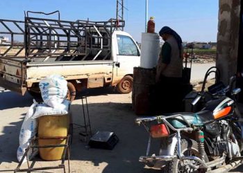 مسؤول في حكومة النظام يعلن إيقاف توزيع محروقات التدفئة