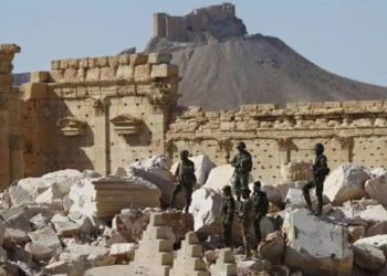 ميليشيا إيرانية تنقل عشرات القطع الأثرية بعد استخراجها من تدمر شرقي حمص