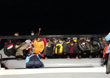 خفر السواحل التركي ينقذ 150 طالب لجوء في عدة مناطق