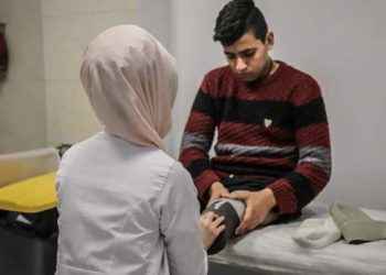 جمعية طبية تقدم أطرافاً اصطناعية لـ 30 شخصاً في إدلب