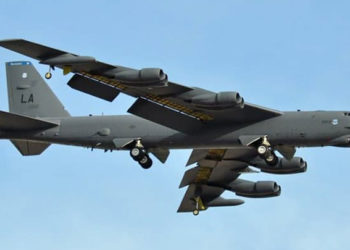 لطمأنة حلفاء واشنطن.. قاذفتان أمريكيتان في سماء الشرق الأوسط