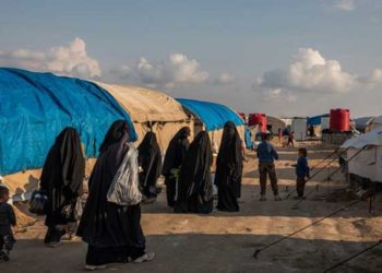 العراق يطالب المجتمع الدولي بإيجاد حل لعائلات مخيم الهول