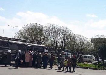 حمص.. أزمة مواصلات خانقة بين المدينة وريفها الشمالي