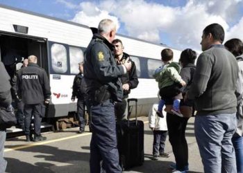 صحيفة: الدنمارك راجعت تصاريح إقامات مئات السوريين منذ 2019