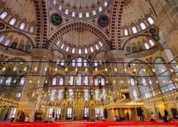 “الشؤون الدينية التركية” تصدر قراراً بشأن صلاة التراويح في رمضان