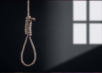 شنقت نفسها بغطاء رأسها.. طفلة تنتحر في منزل والدها في الرقة