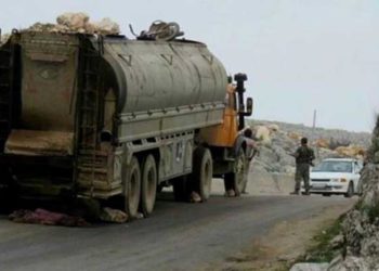 وزير لبناني يتهم نظام الأسد بالتسبب في أزمة وقود في بلاده