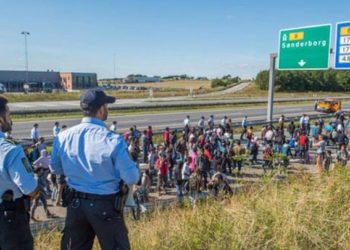 “العفو الدولية” تدعو الدنمارك إلى التراجع عن قرارها بشأن إعادة اللاجئين السوريين