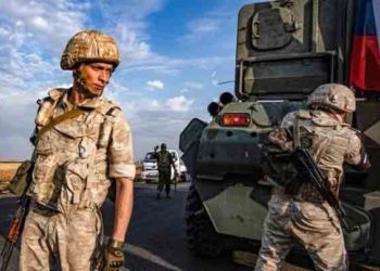 اجتماع بين الشرطة الروسية وضباط النظام غرب دير الزور