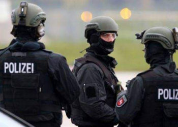 السلطات الألمانية تتهم لاجئاً عراقياً بجمع 12 ألف دولار لصالح “تنظيم الدولة”