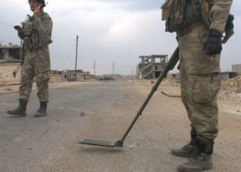 تركيا تنفي استهداف تجمعات مدنية في شمال سوريا