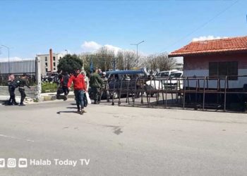 “على عينك يا تاجر”.. حواجز النظام ترفع تسعيرة الإتاوة على سائقي السيارات في حمص