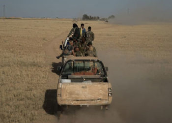 “قسد” تحرق منازل مدنيين وتشن حملة اعتقالات في ريف الرقة