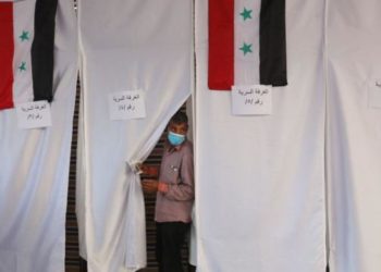 الشبكة السورية لحقوق الإنسان تدين إجبار السوريين على إظهار التأييد للأسد