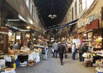 انخفاض ملموس بالأسعار في أسواق دمشق مع تحسن وضع الليرة أمام الدولار